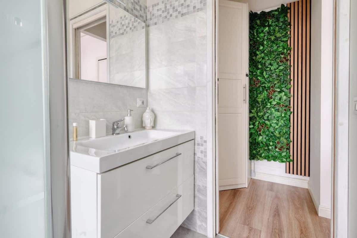 Oasis Suite - Subway 50 Meters Just 5 Minutes From Duomo Milano Eksteriør bilde