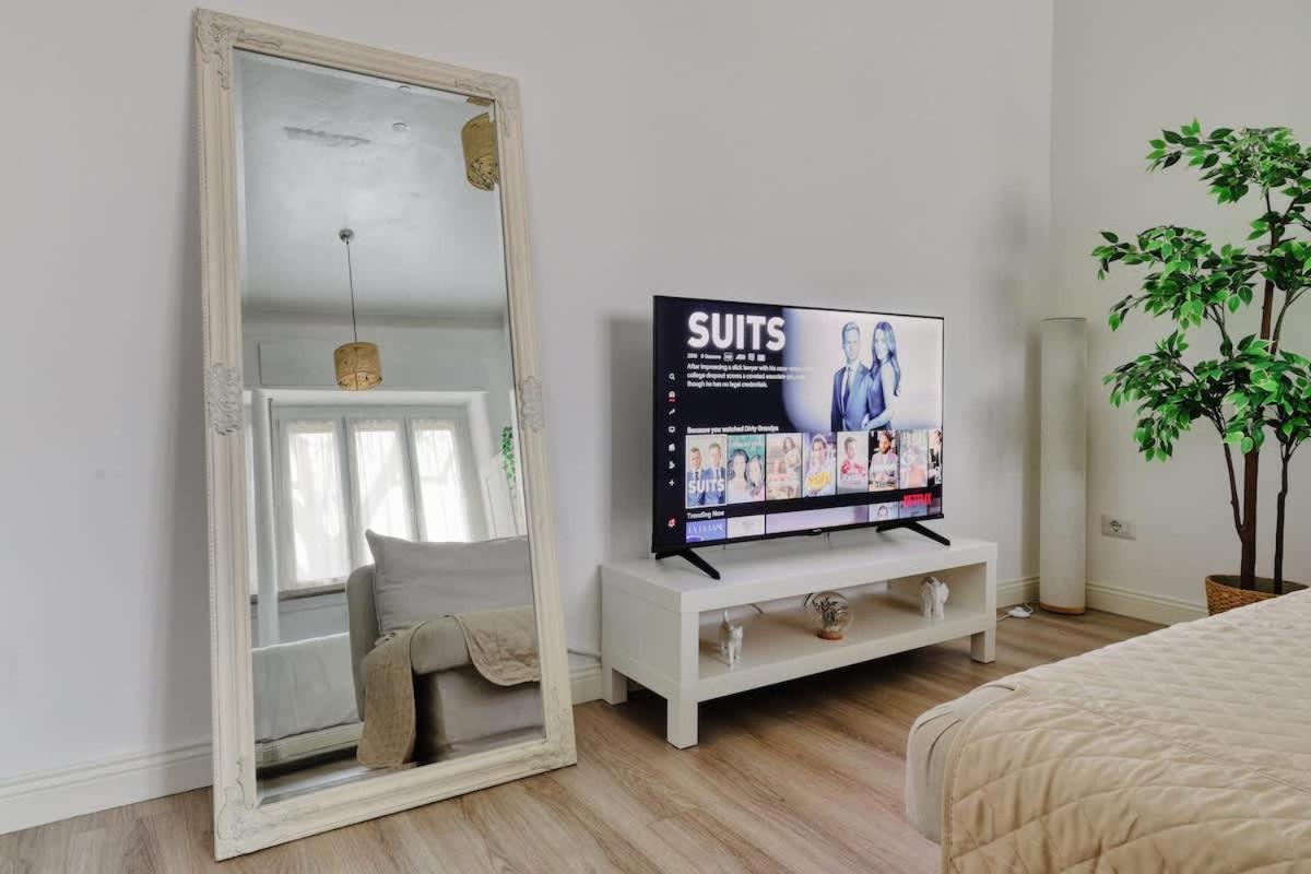 Oasis Suite - Subway 50 Meters Just 5 Minutes From Duomo Milano Eksteriør bilde